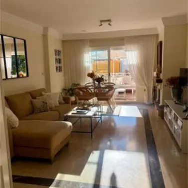 Venta de apartamento en planta media en Río Real