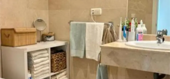 Venta de apartamento en planta media en Río Real 2