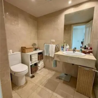 Venta de apartamento en planta media en Río Real