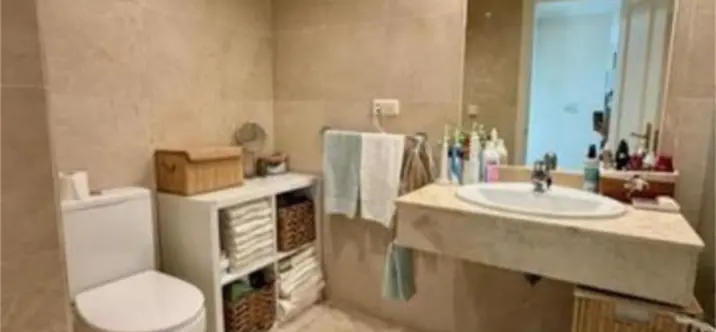 Venta de apartamento en planta media en Río Real 3