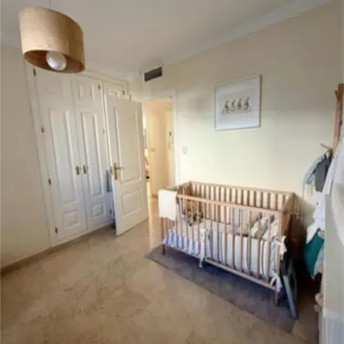 Venta de apartamento en planta media en Río Real