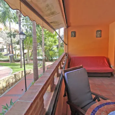 Venta de apartamento en planta media en The Golden Mile