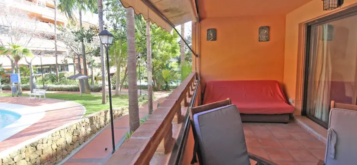 Venta de apartamento en planta media en The Golden Mile 3
