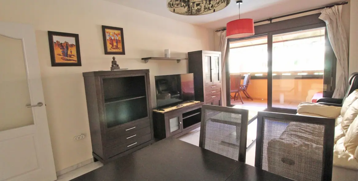 Venta de apartamento en planta media en The Golden Mile 5