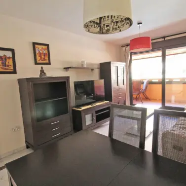 Venta de apartamento en planta media en The Golden Mile
