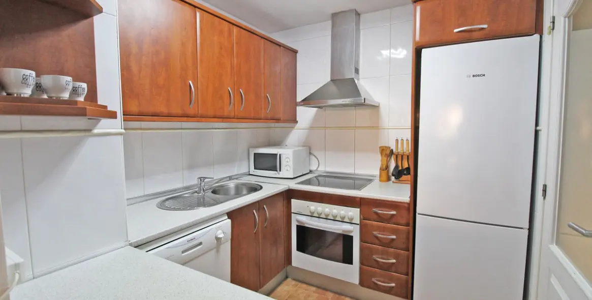 Venta de apartamento en planta media en The Golden Mile 6