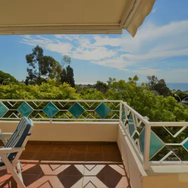 Sale of middle floor apartment in Costabella