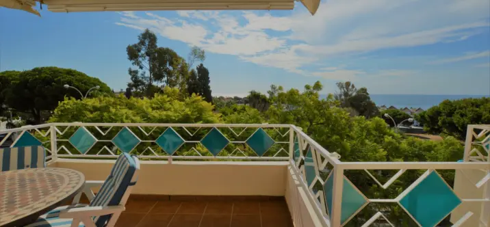 Sale of middle floor apartment in Costabella 0