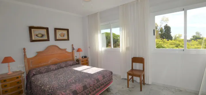 Sale of middle floor apartment in Costabella 1