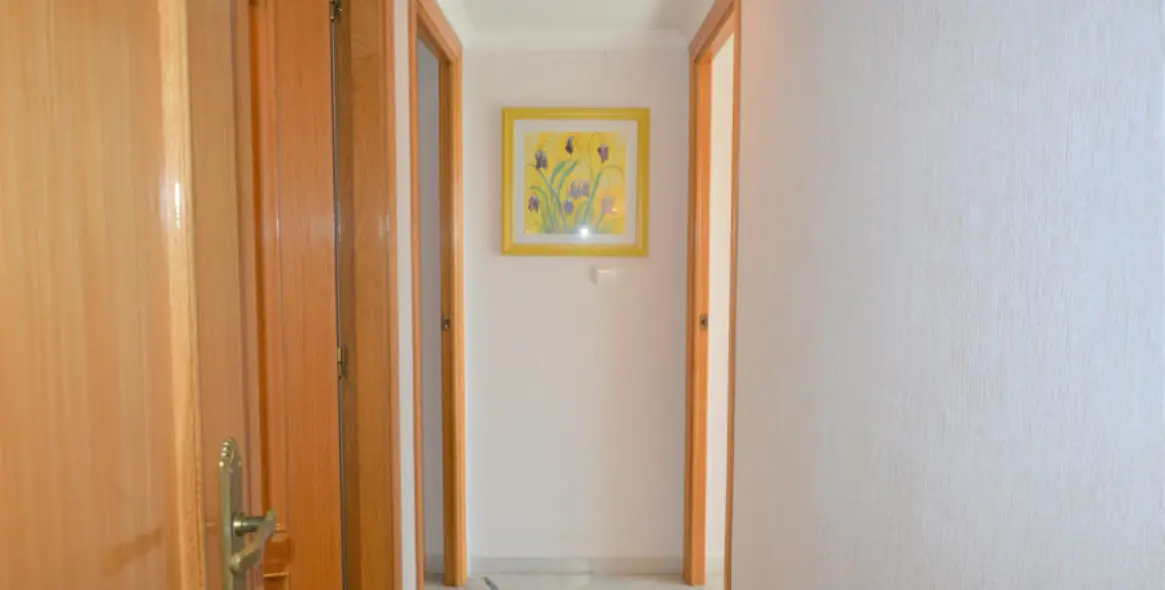 Sale of middle floor apartment in Costabella 9