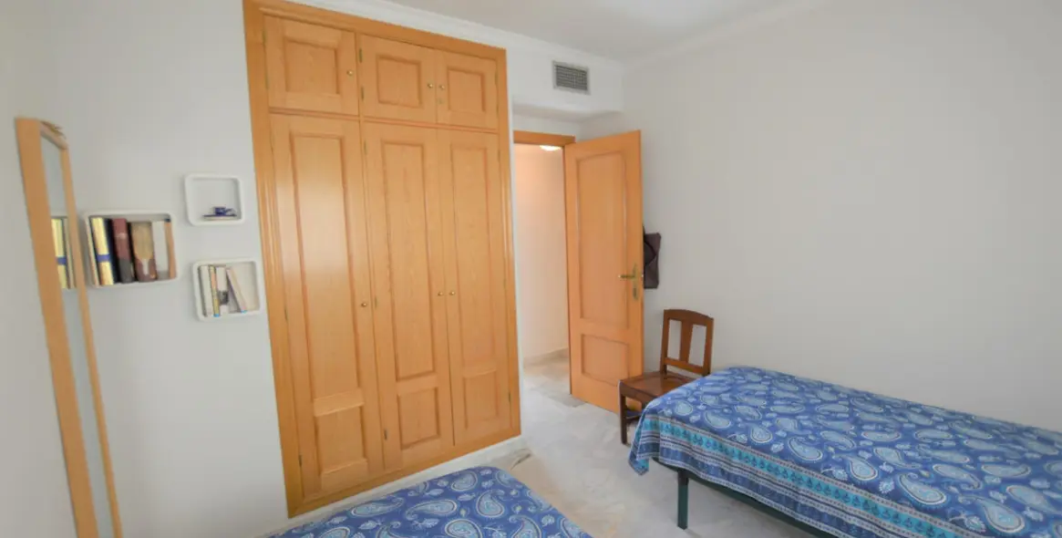 Sale of middle floor apartment in Costabella 13