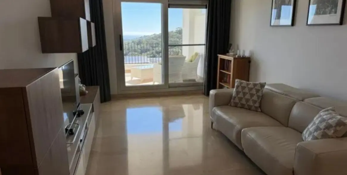 Sale of middle floor apartment in Ojén 4