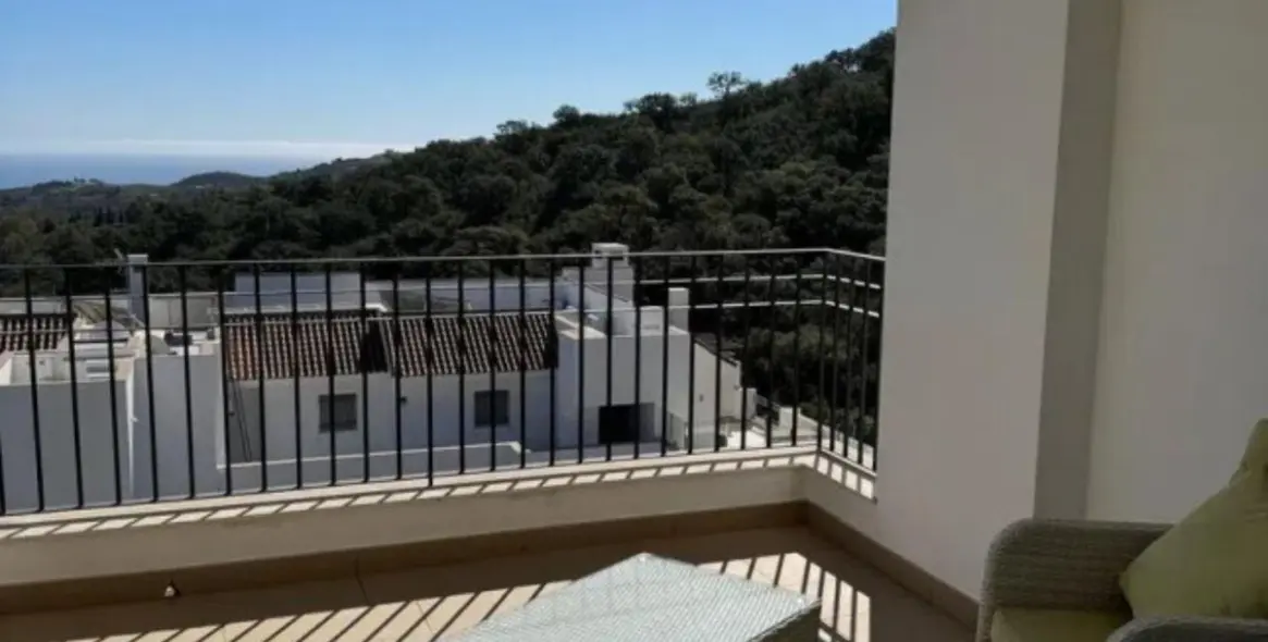 Sale of middle floor apartment in Ojén 5