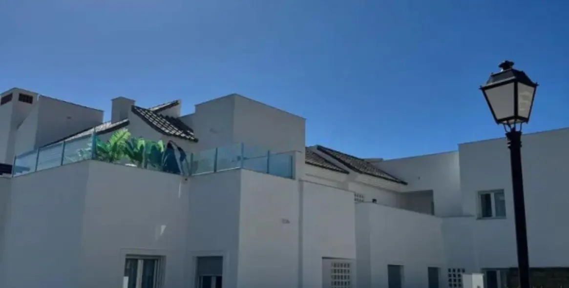 Sale of middle floor apartment in Ojén 6