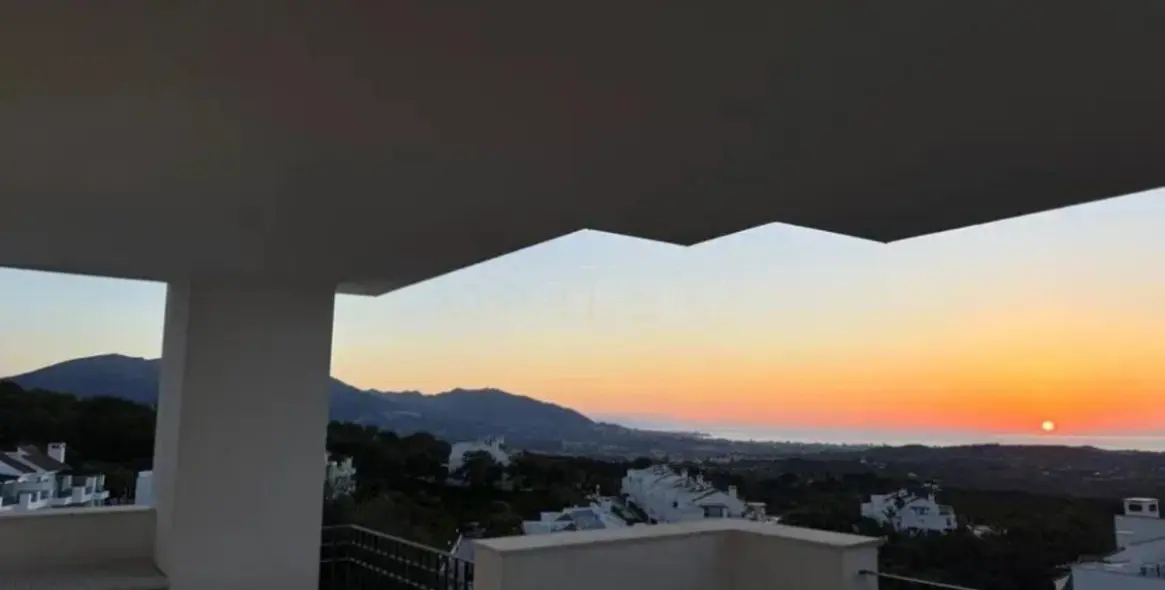Sale of middle floor apartment in Ojén 7