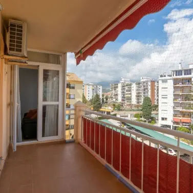 Sale of middle floor apartment in Fuengirola