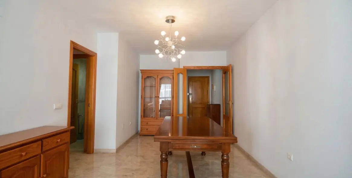 Sale of middle floor apartment in Fuengirola 6