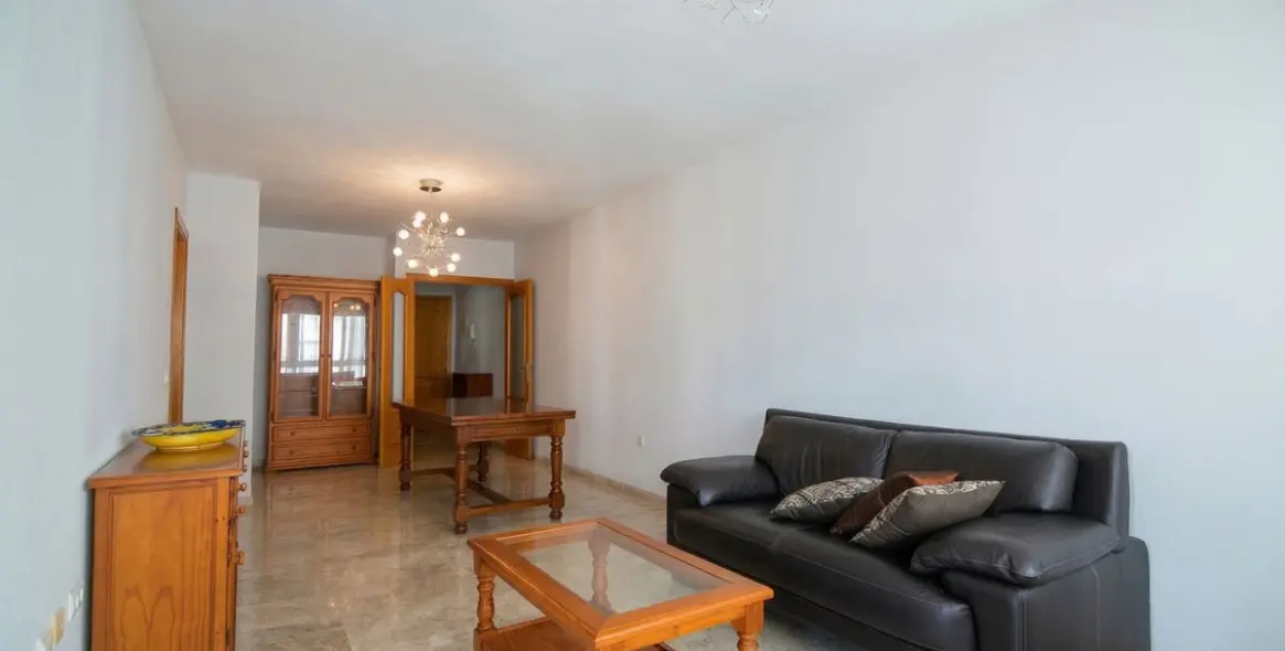 Sale of middle floor apartment in Fuengirola 7