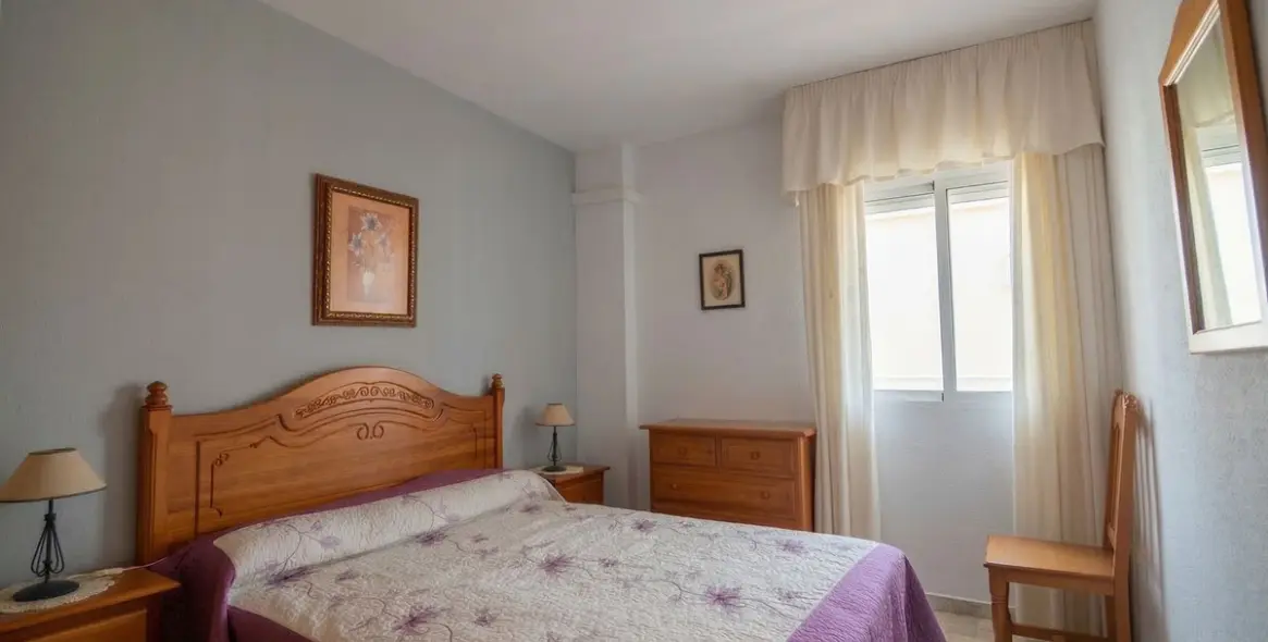 Sale of middle floor apartment in Fuengirola 13