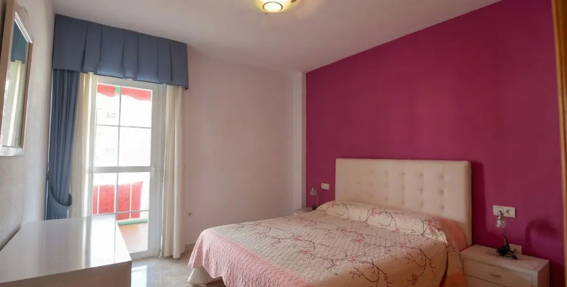 Sale of middle floor apartment in Fuengirola 18