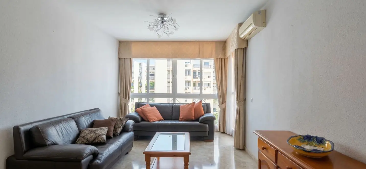 Venta de apartamento en planta media en Fuengirola 3