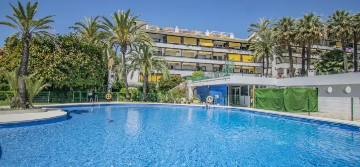 Sale of penthouse in The Golden Mile 1