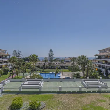 Sale of penthouse in The Golden Mile