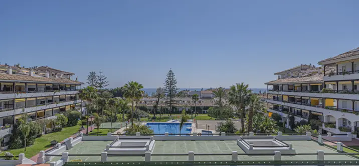 Sale of penthouse in The Golden Mile 2