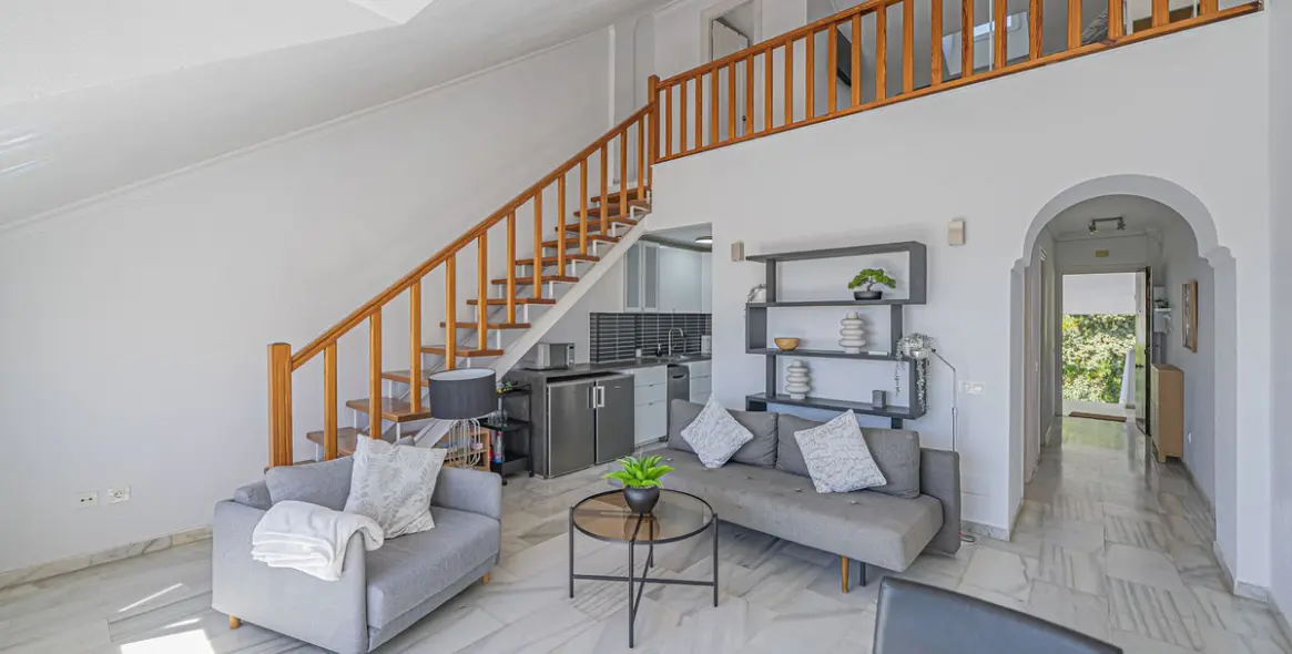 Продажа пентхауса в The Golden Mile 4