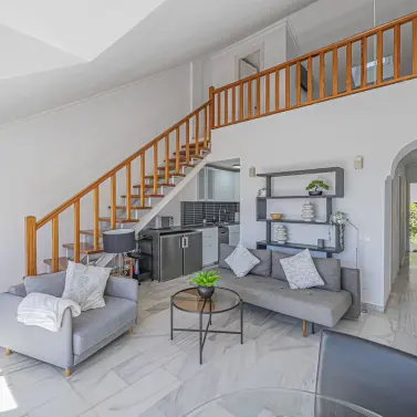 Sale of penthouse in The Golden Mile