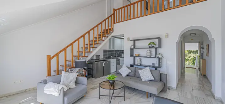 Sale of penthouse in The Golden Mile 3