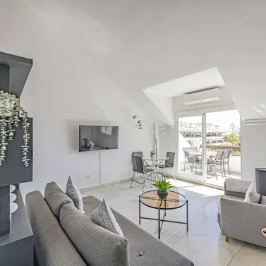 Sale of penthouse in The Golden Mile