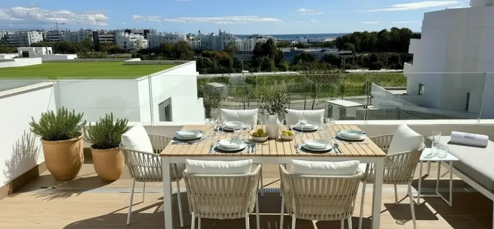 Продажа апартаментов на первом этаже в Estepona 0