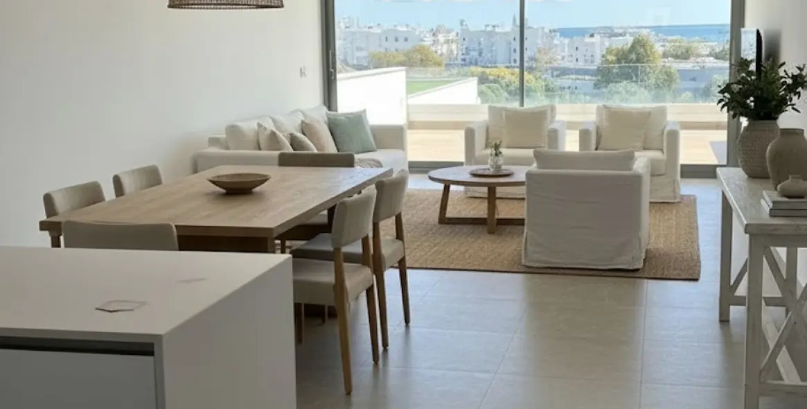 Продажа апартаментов на первом этаже в Estepona 4