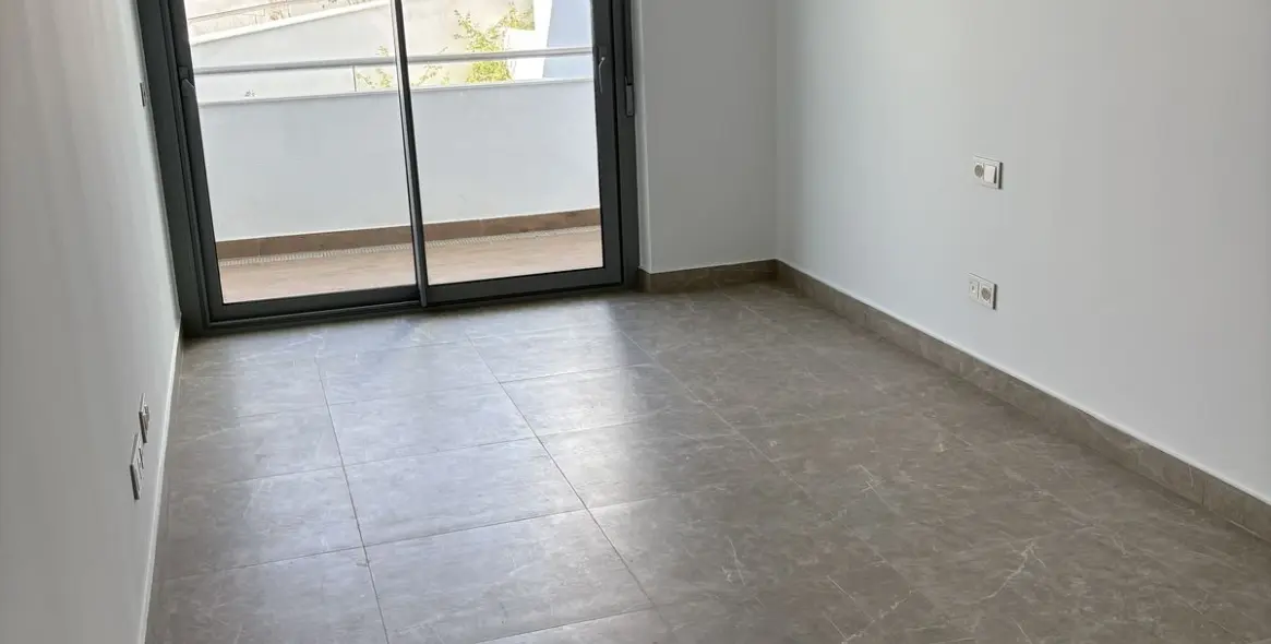 Продажа апартаментов на первом этаже в Estepona 7