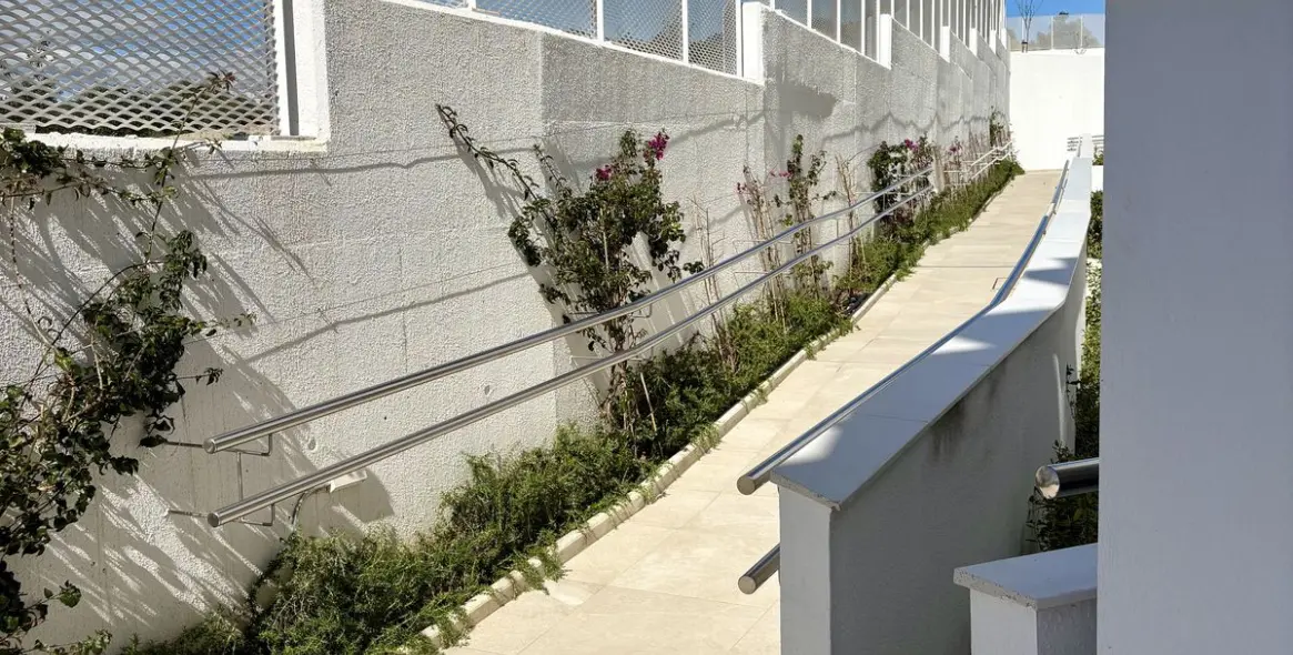 Продажа апартаментов на первом этаже в Estepona 12