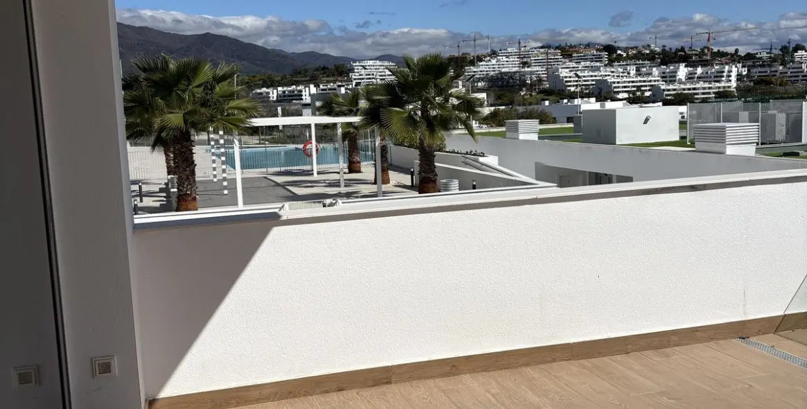 Продажа апартаментов на первом этаже в Estepona 13