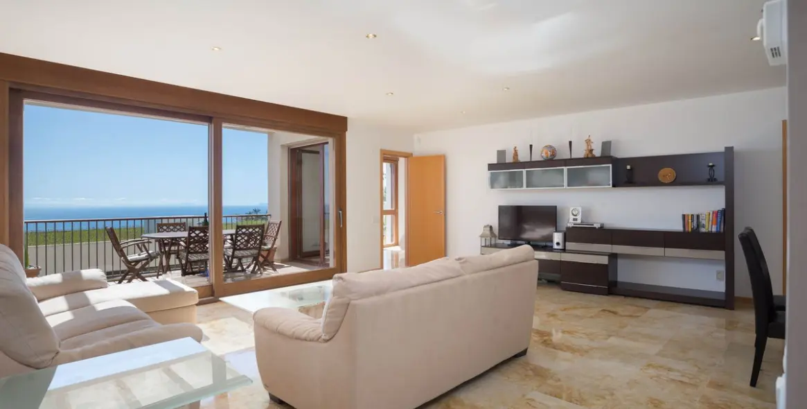 Продажа апартаментов на среднем этаже в Altos de los Monteros 2