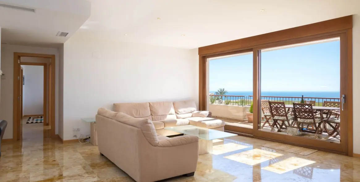 Продажа апартаментов на среднем этаже в Altos de los Monteros 3