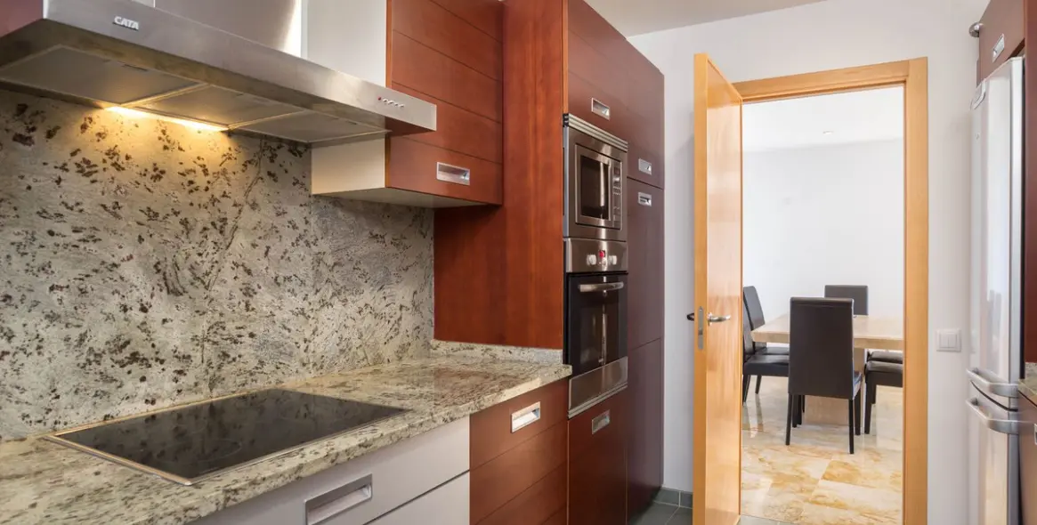 Продажа апартаментов на среднем этаже в Altos de los Monteros 5