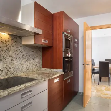 Продажа апартаментов на среднем этаже в Altos de los Monteros