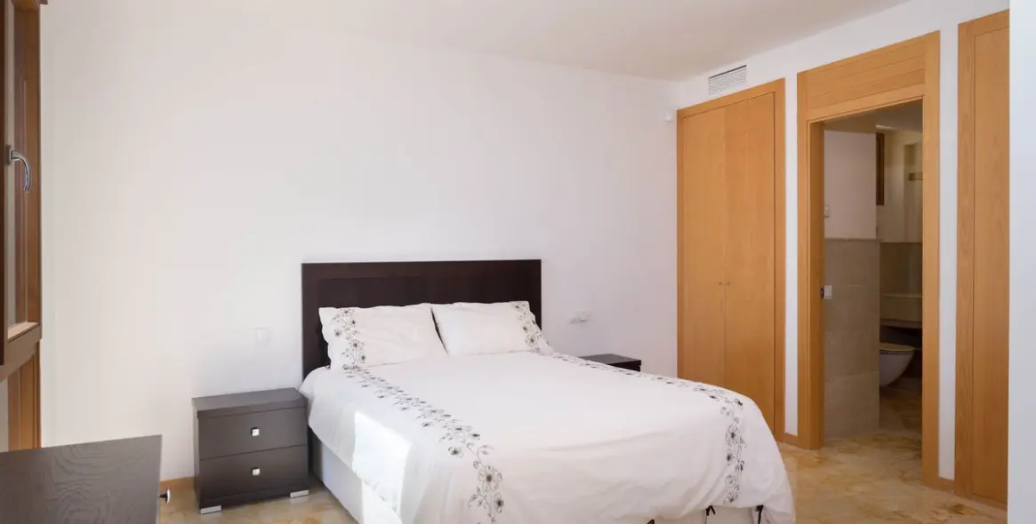 Продажа апартаментов на среднем этаже в Altos de los Monteros 12