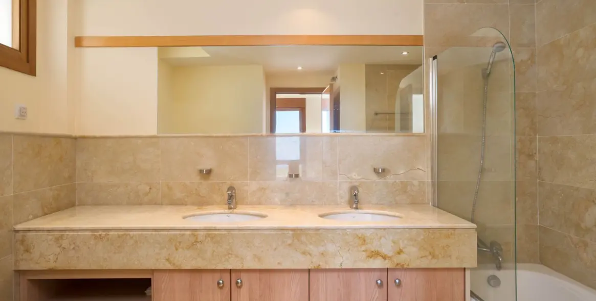 Продажа апартаментов на среднем этаже в Altos de los Monteros 13