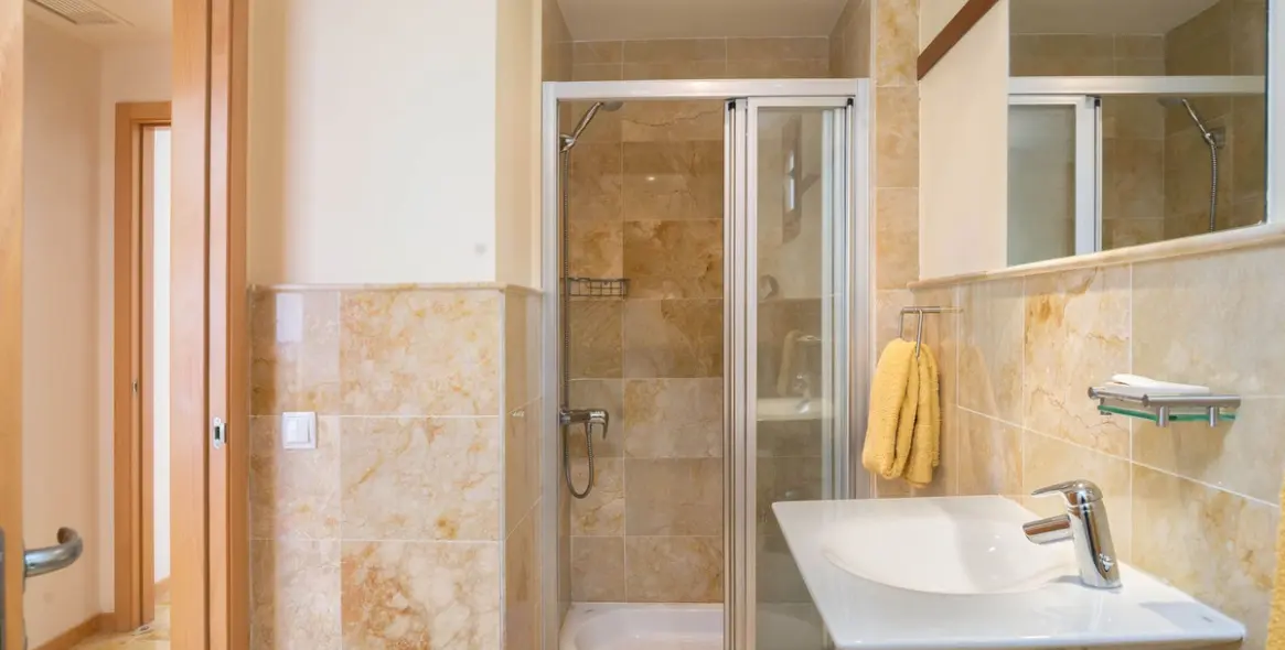 Продажа апартаментов на среднем этаже в Altos de los Monteros 18