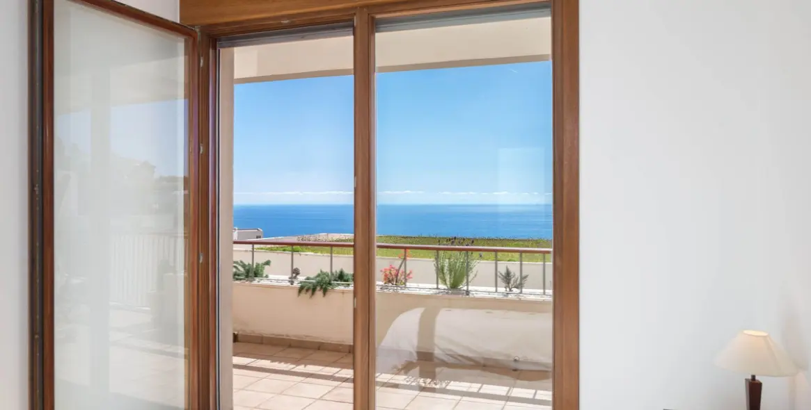 Продажа апартаментов на среднем этаже в Altos de los Monteros 21