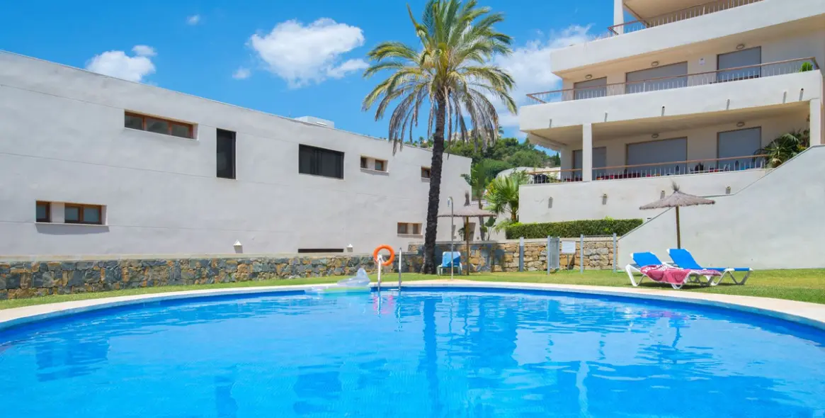 Продажа апартаментов на среднем этаже в Altos de los Monteros 23