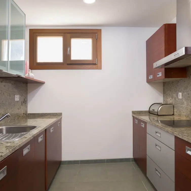 Sale of middle floor apartment in Altos de los Monteros
