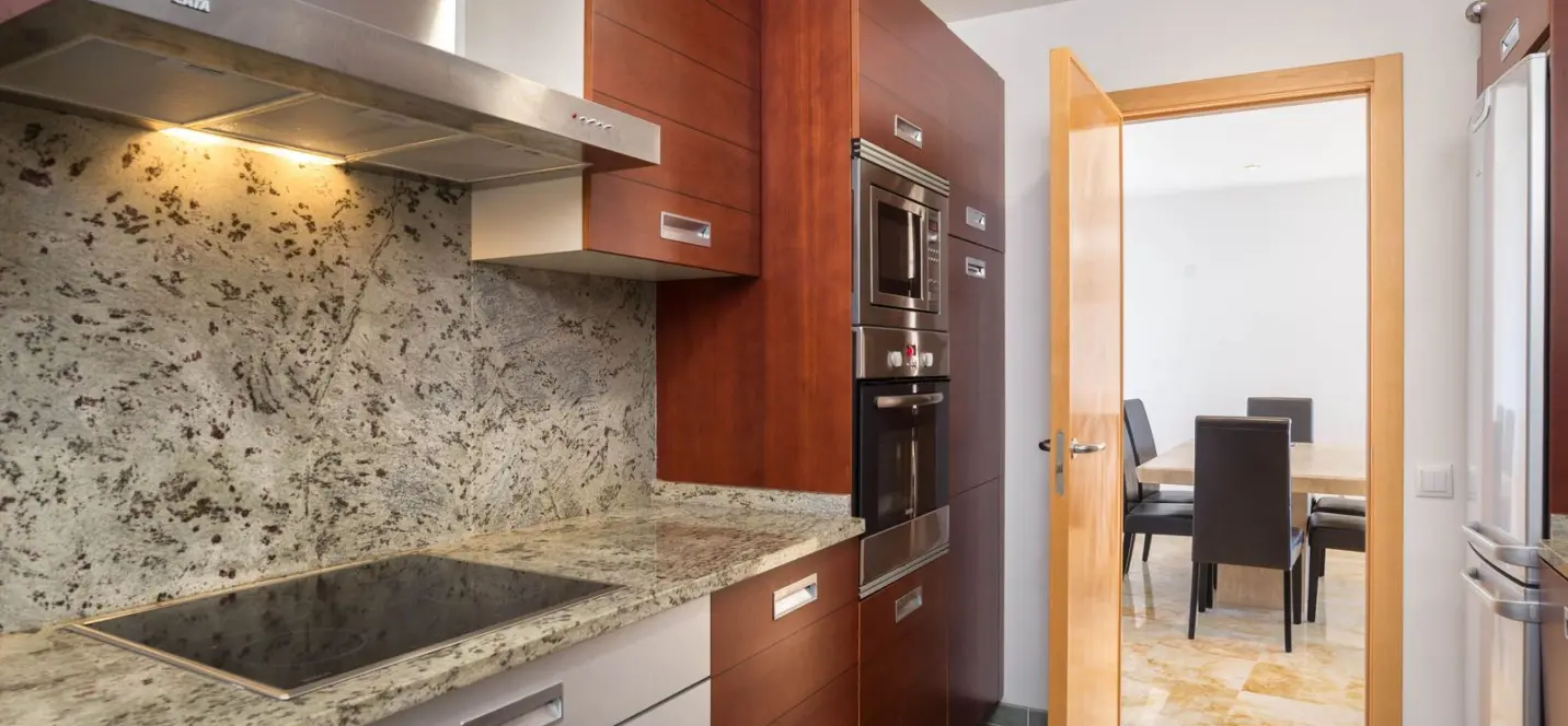 Sale of middle floor apartment in Altos de los Monteros 4