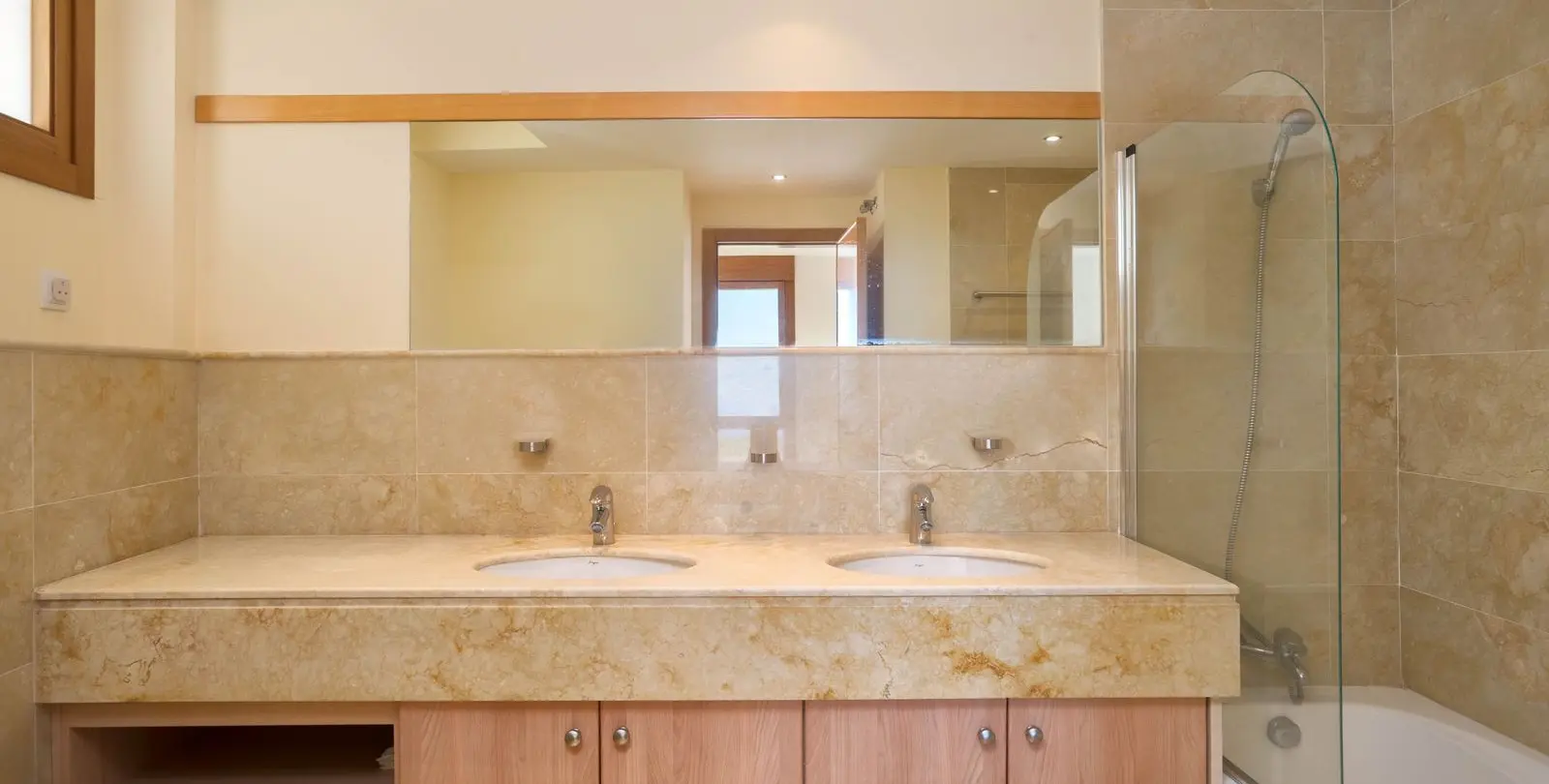 Продажа апартаментов на среднем этаже в Altos de los Monteros 13