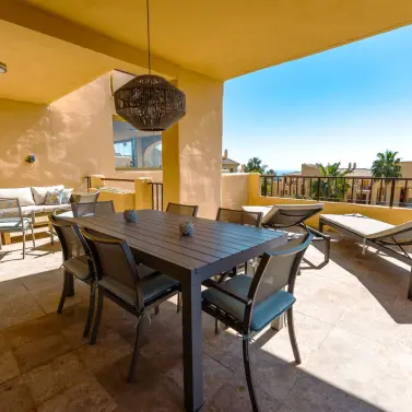 Sale of middle floor apartment in Atalaya